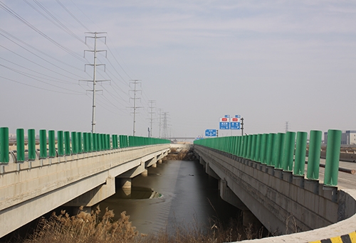 縱七路中心河橋